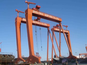 le chantier naval portail de portique d'envergure de 40M tend le cou avec la poutre en tôle rigide de tangon