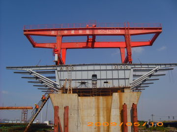 Pont poutre Segment levage grue lancé par système hydraulique avec roue en acier