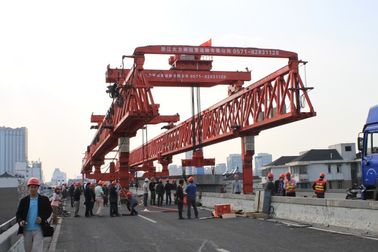 Haute grue de portique de lanceur de faisceau d'efficacité de fonctionnement dans le faisceau préfabriqué par route érigeant le travail